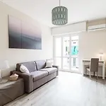 Lovely Suite With Private Parking In Como