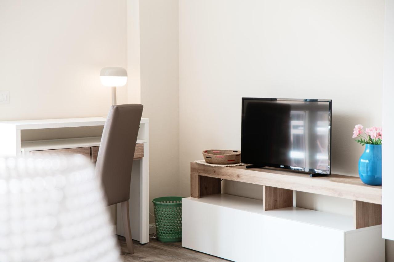 Lovely With Private Parking In Appartement