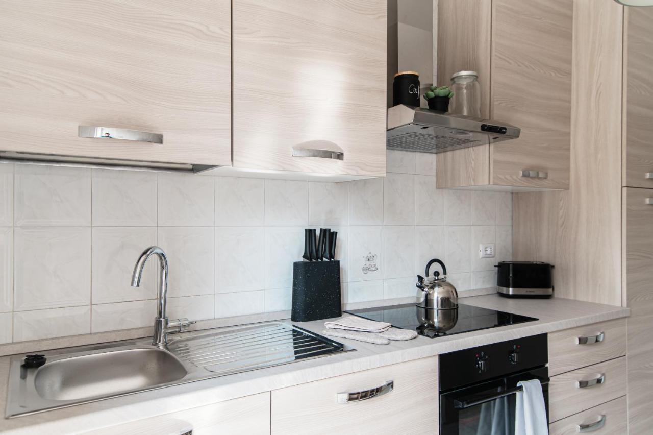 Lovely With Private Parking In Côme